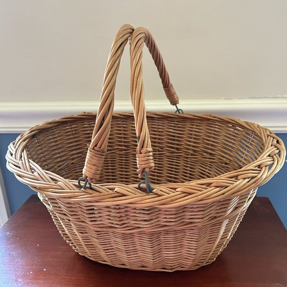 VTG Woven Honey Golden Basket with Collapsible Handles - Picture 1 of 7